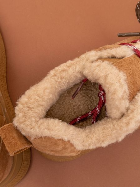 Жіночі зимові черевики кросівки Fashion R6103 кемел замшеві фото