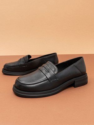 Жіночі лофери туфлі Fashion 5031 чорні натуральна шкіра фото