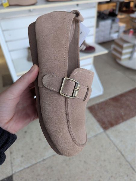 Жіночі туфлі лофери Fashion 5521 бежеві натуральна замша фото