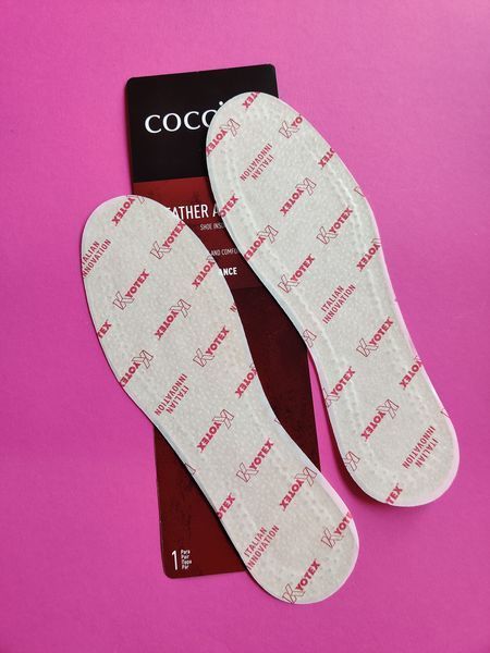 Шкіряні устілки що вклеюються Coccine Leather Adhesive 665/51 бежеві фото