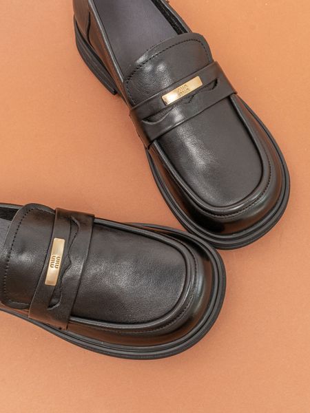 Жіночі лофери туфлі Fashion ZM258219 чорні натуральна шкіра фото