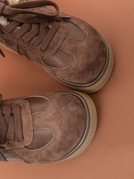 Жіночі зимові черевики Fashion 11591 коричневі замшеві фото