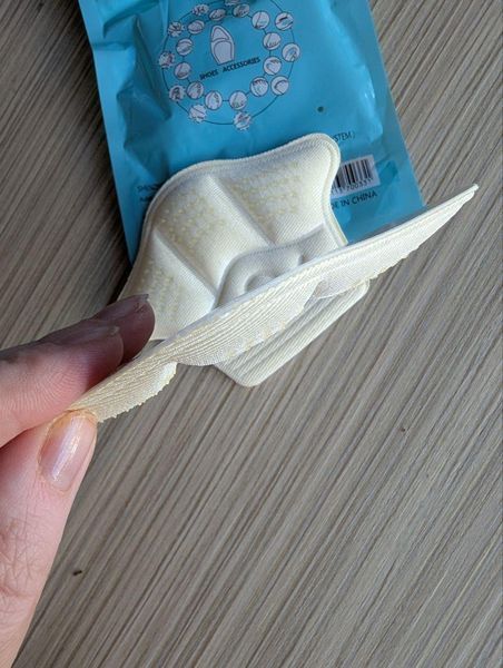 П'яткоутримувач HeelPatch вирізку молочний з силіконовими пухирцями фото