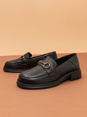 Жіночі туфлі лофери Fashion 5032 чорні натуральна шкіра фото