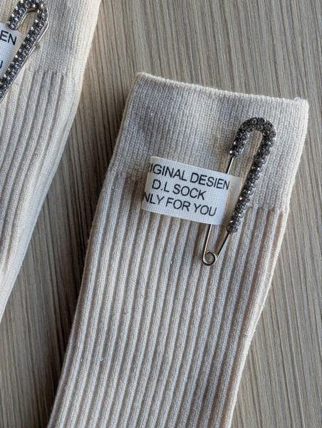 Шкарпетки жіночі D.L Sock молочні Булавка+Стрази демісезонні фото